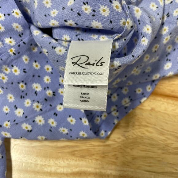 Rails NWT Sophia Daisy Romper Size L No Belt Relaxed Fit V-neck Short Sleeve - Picture 5 of 13